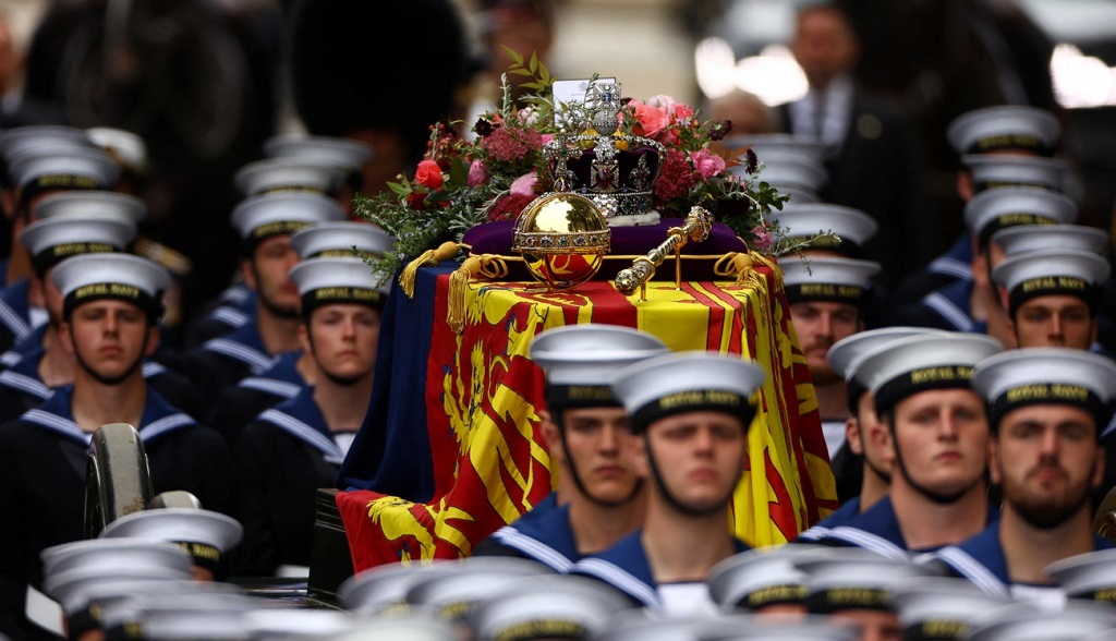 Elköszönt a világ II. Erzsébettől, aki végleg hazatér az uralkodó család ősi rezidenciájába, Windsorba